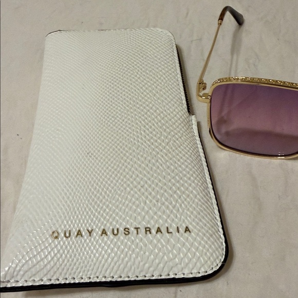 Quay Australia Gold Frame Sunglasses with Purple Lenses - Picture 3 of 11